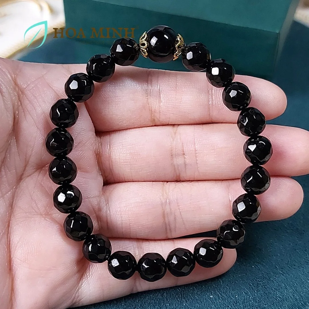 4-vong-tay-da-ma-nao-den-tron-cat-giac-lap-lanh-size-hat-8-li-phoi-vien-da-ma-nao-den-tron-op-charm-xi-vang-hoa-mai-hoa-minh-gem.jpg