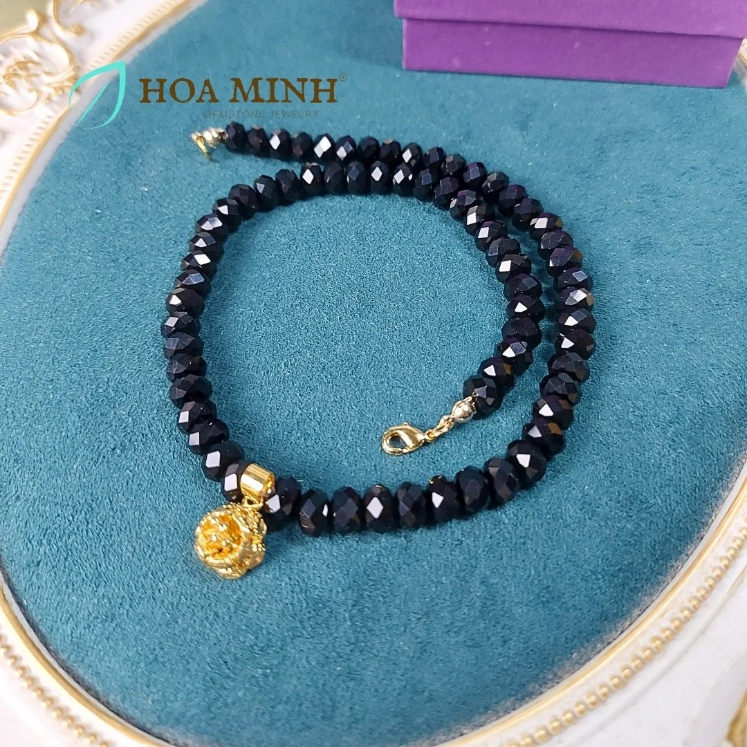 3-chuoi-deo-co-choker-da-ma-nao-den-kieu-banh-xe-cat-giac-size-hat-7-8-li-phoi-mat-charm-hoa-mai-xi-vang-cao-cap-hoa-minh-gem.jpg