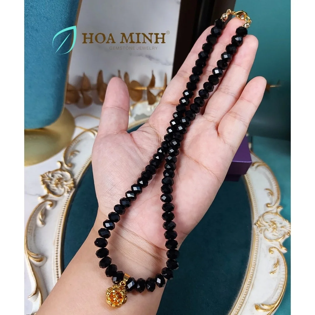 5-chuoi-deo-co-choker-da-ma-nao-den-kieu-banh-xe-cat-giac-size-hat-7-8-li-phoi-mat-charm-hoa-mai-xi-vang-cao-cap-hoa-minh-gem.jpg