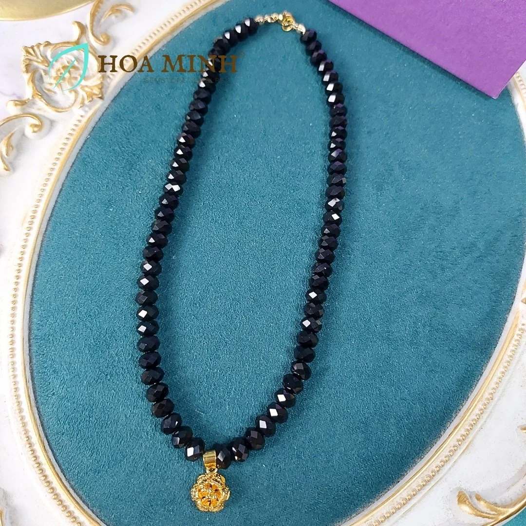 6-chuoi-deo-co-choker-da-ma-nao-den-kieu-banh-xe-cat-giac-size-hat-7-8-li-phoi-mat-charm-hoa-mai-xi-vang-cao-cap-hoa-minh-gem.jpg
