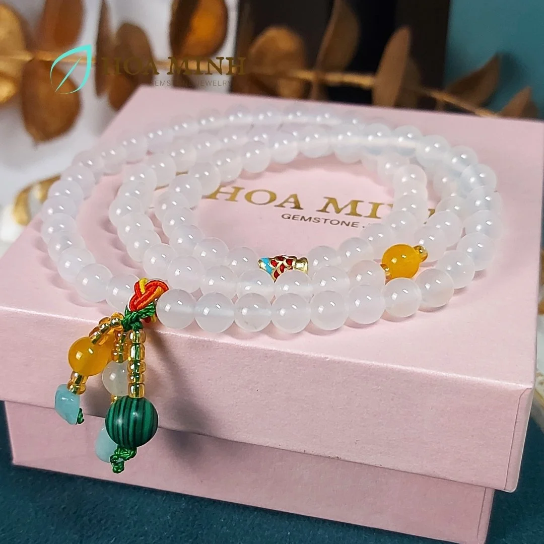 Vòng tay quấn 3 đá Mã Não trắng size hạt 6.3 li mix charm cá xỏ ngang, viên đá Amazonite cùng một số loại đá mã não màu thời trang