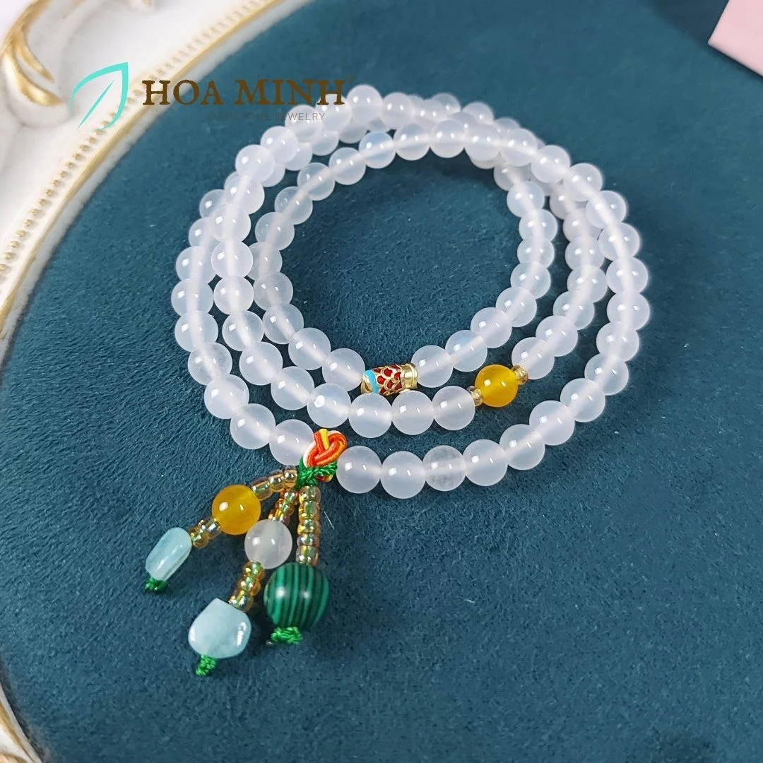 10-vong-tay-quan-3-da-ma-nao-trang-size-hat-6-3-li-mix-charm-ca-xo-ngang-vien-da-amazonite-cung-mot-so-loai-da-ma-nao-mau-thoi-trang-hoa-minh-gem.jpg