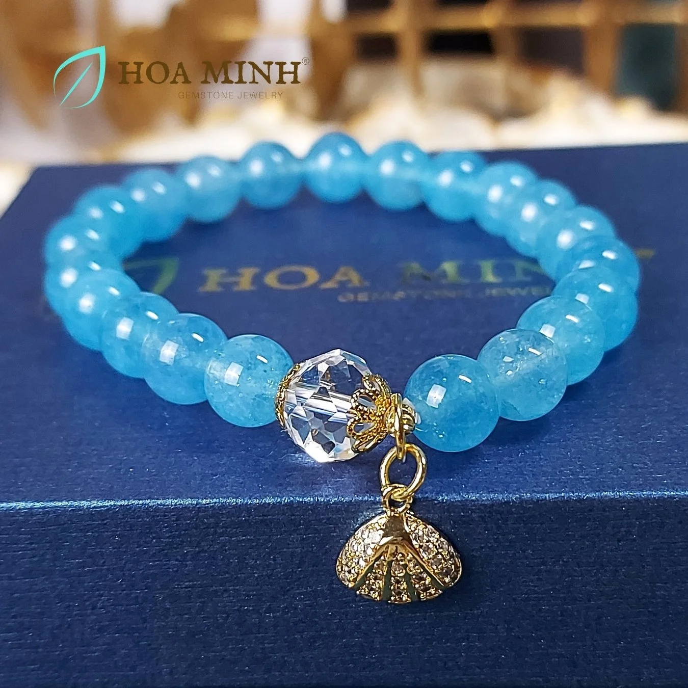 Vòng tay Ngọc Hải Lam Aquamarine 8 li phối viên thạch anh trắng oval cắt giác, ốp hoa charm treo sò đính đá