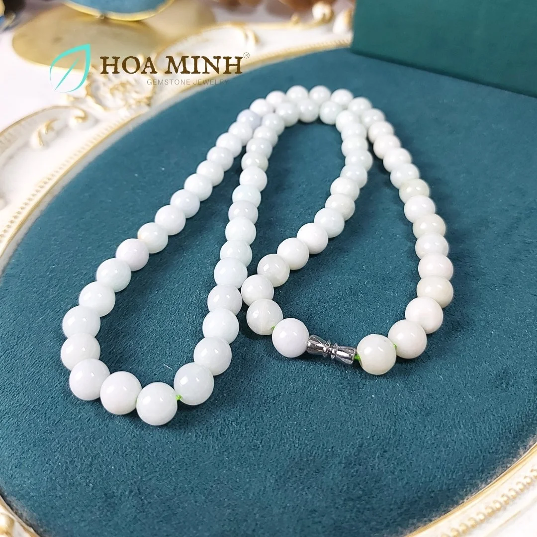 8-chuoi-deo-co-cam-thach-bach-ngoc-68-vien-size-hat-9-4-li-khoa-van-thanh-lich-co-dien-phong-thuy-binh-an-hoa-minh-gem.jpg