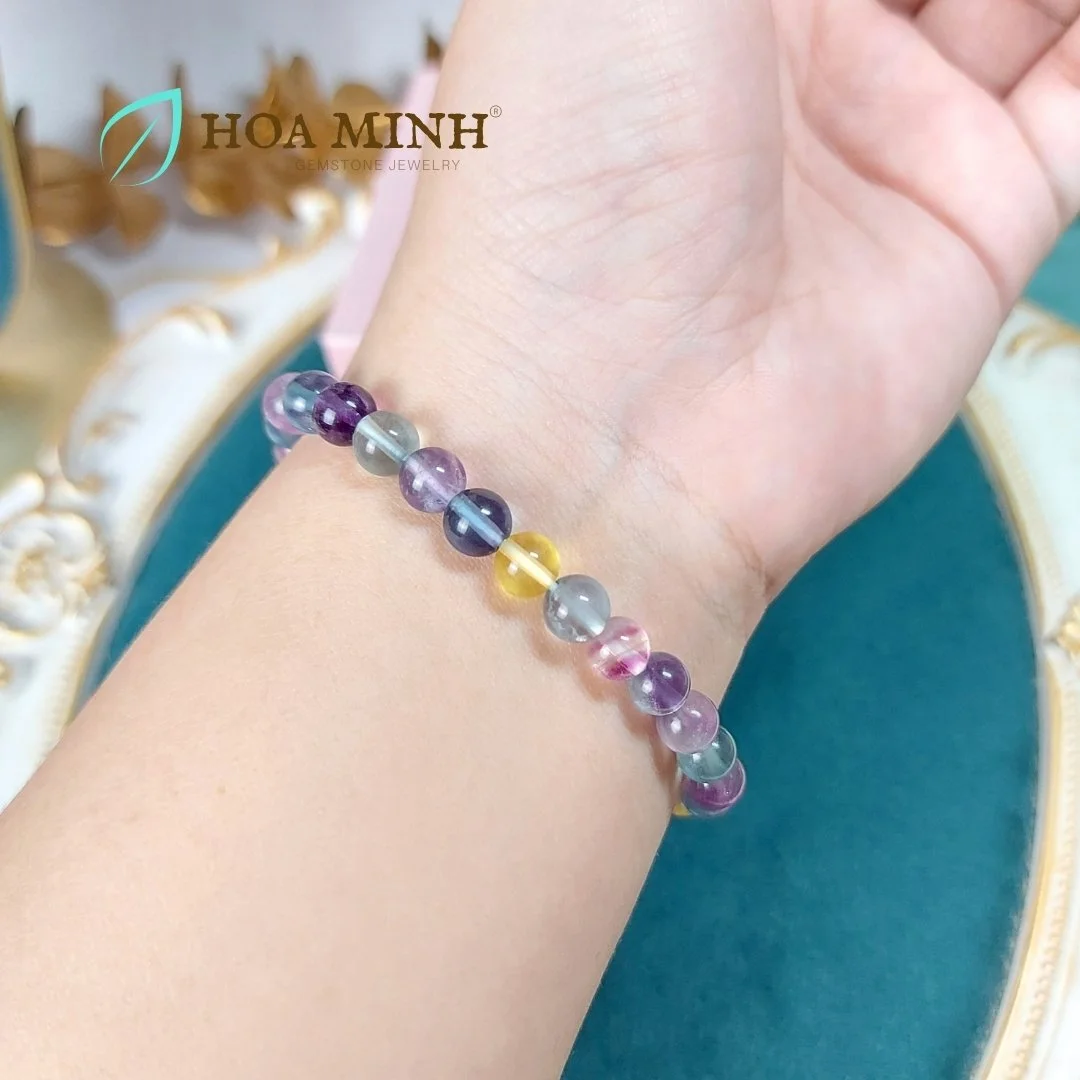 4-vong-tay-da-fluorite-tu-nhien-size-hat-68-li-phong-cach-thanh-lich-thoi-trang-khong-ken-menh--hoa-minh-gem.jpg