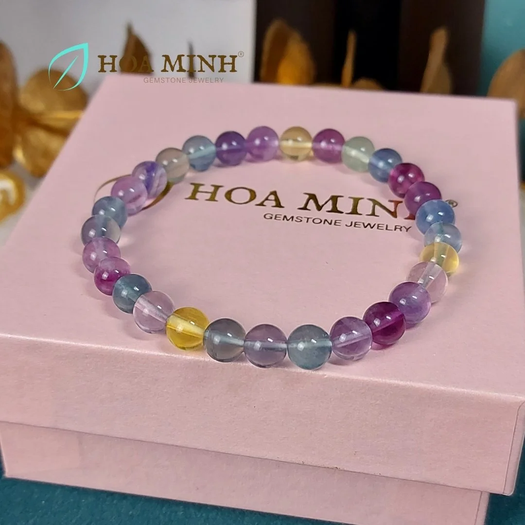 9-vong-tay-da-fluorite-tu-nhien-size-hat-68-li-phong-cach-thanh-lich-thoi-trang-khong-ken-menh--hoa-minh-gem.jpg