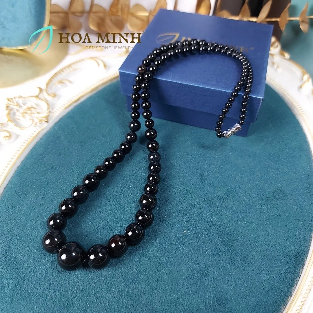 5-vong-chuoi-co-da-ma-nao-den-nhieu-size-hat-4-li-den-13-6-li-phong-cach-doc-dao-thoi-trang-hoa-minh-gem.jpg