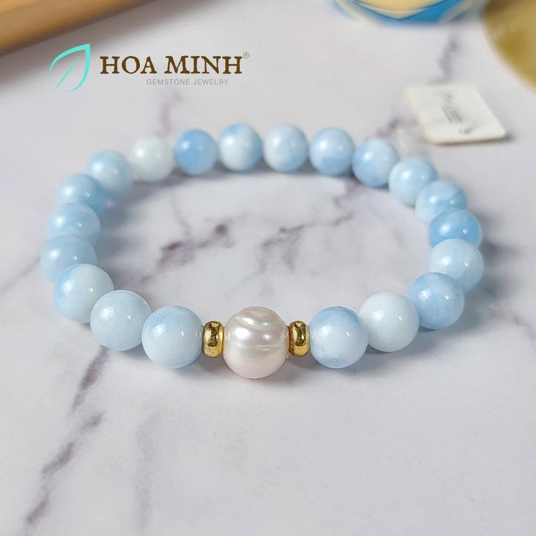 10-vong-tay-da-ma-nao-xanh-phot-size-hat-82-li-phoi-vien-ngoc-trai-charm-banh-xe-xi-vang-sang-trong--hoa-minh-gem.jpg