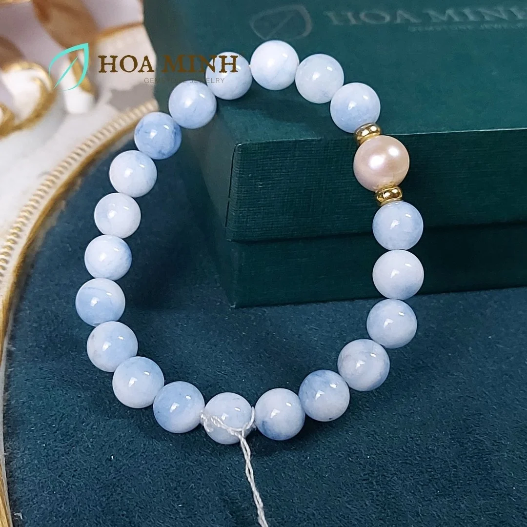 13-vong-tay-da-ma-nao-xanh-phot-size-hat-82-li-phoi-vien-ngoc-trai-charm-banh-xe-xi-vang-sang-trong--hoa-minh-gem.jpg