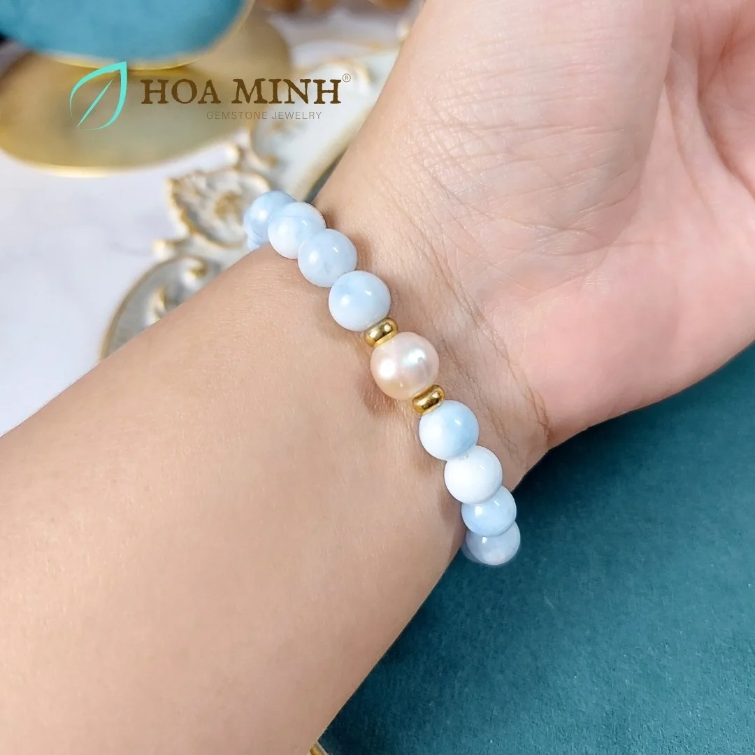 16-vong-tay-da-ma-nao-xanh-phot-size-hat-82-li-phoi-vien-ngoc-trai-charm-banh-xe-xi-vang-sang-trong--hoa-minh-gem.jpg