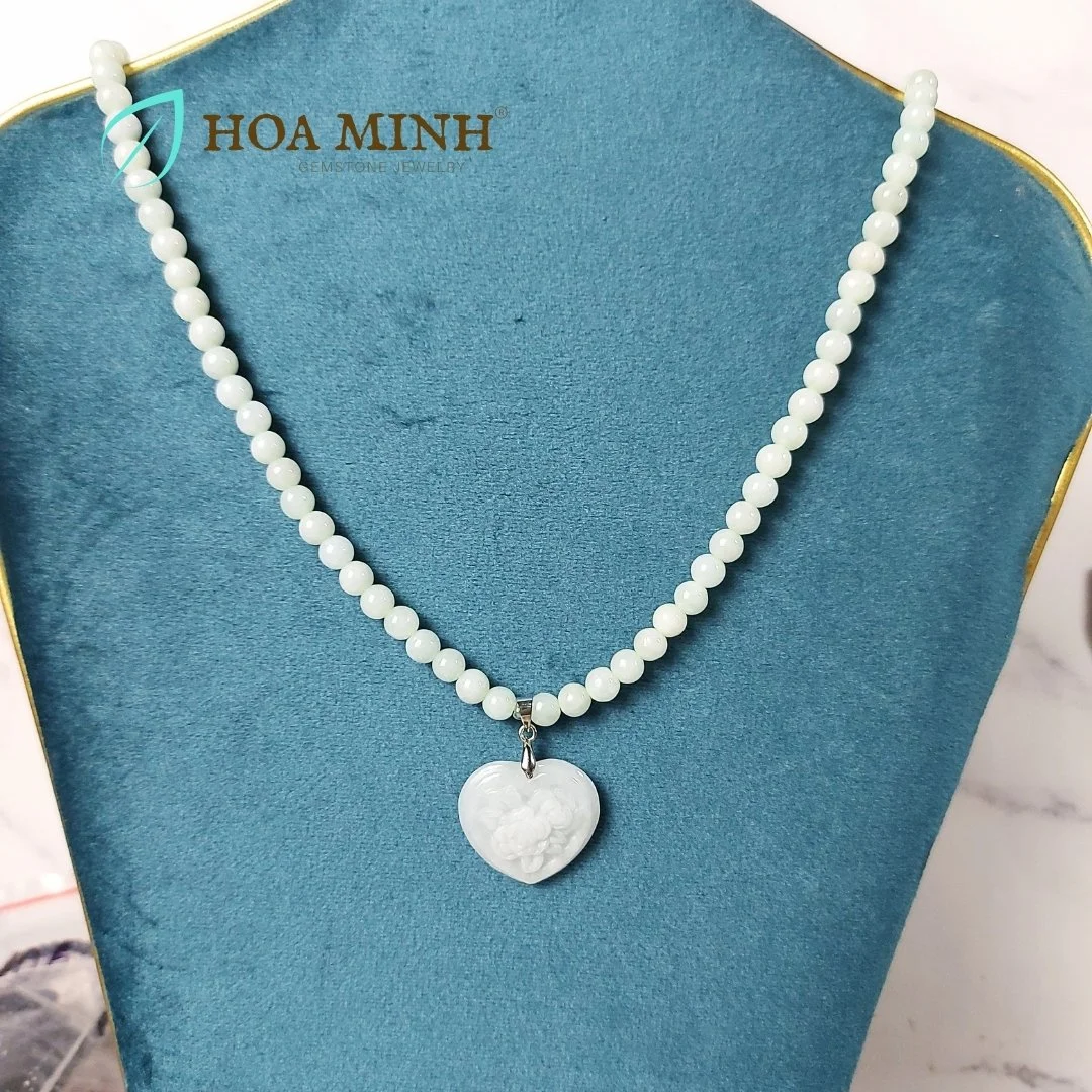 Chuỗi đeo cổ 108 hạt Cẩm Thạch xanh táo size 5.8 li phối mặt trái tim chạm hoa hồng cẩm thạch thời trang