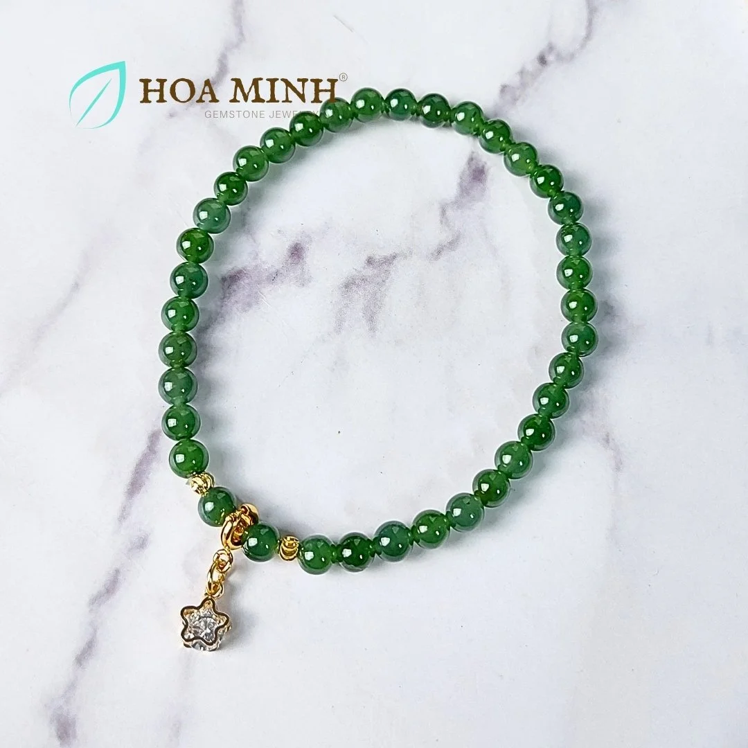 Vòng tay Ngọc Bích tự nhiên size mini 5 li phối charm treo ngôi sao đính đá, bi cắt giác thời trang, xinh xắn