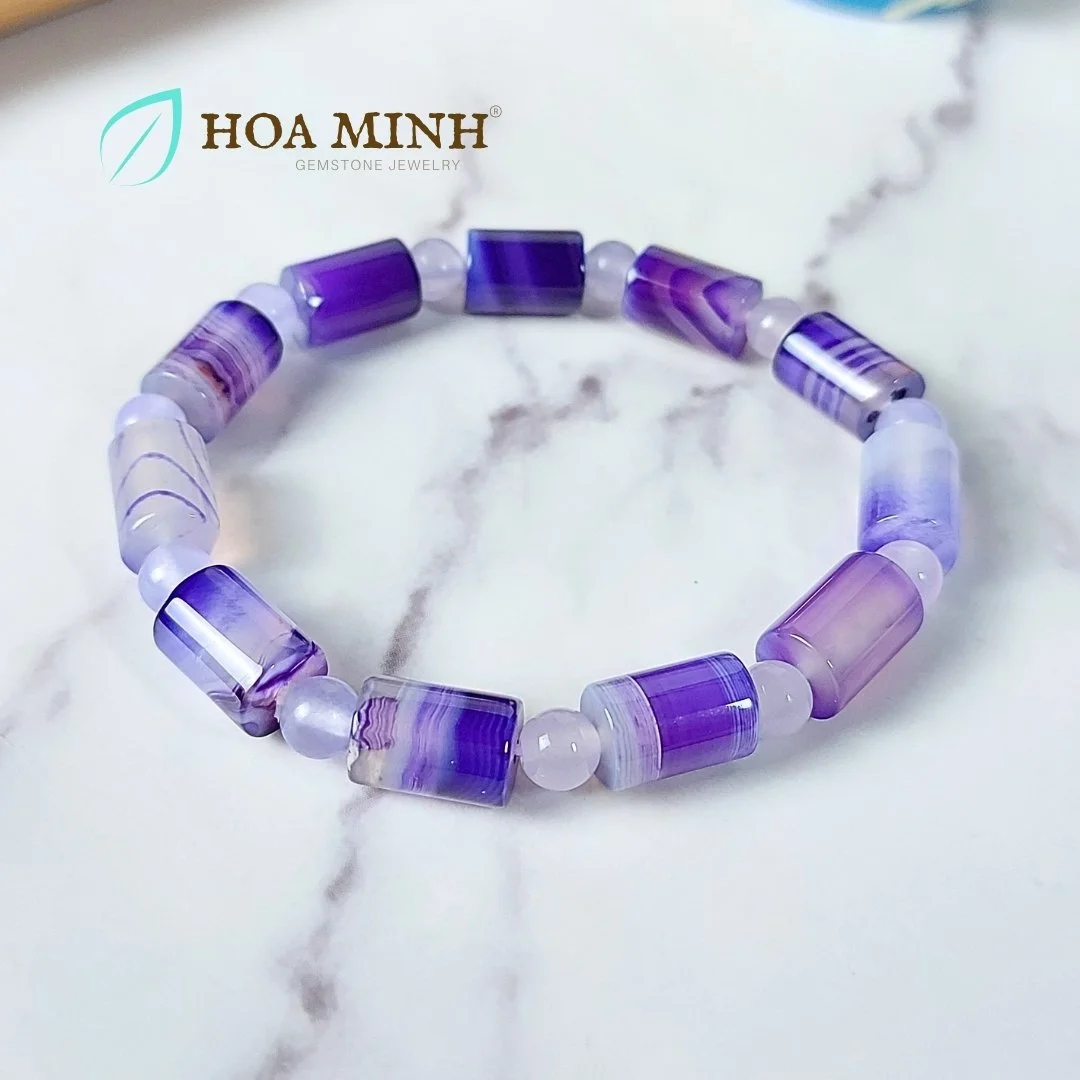 Vòng tay phong thủy đá Mã Não tím vân kiểu lu thống size 8x11.5 li phối viên mã não tròn 6 li