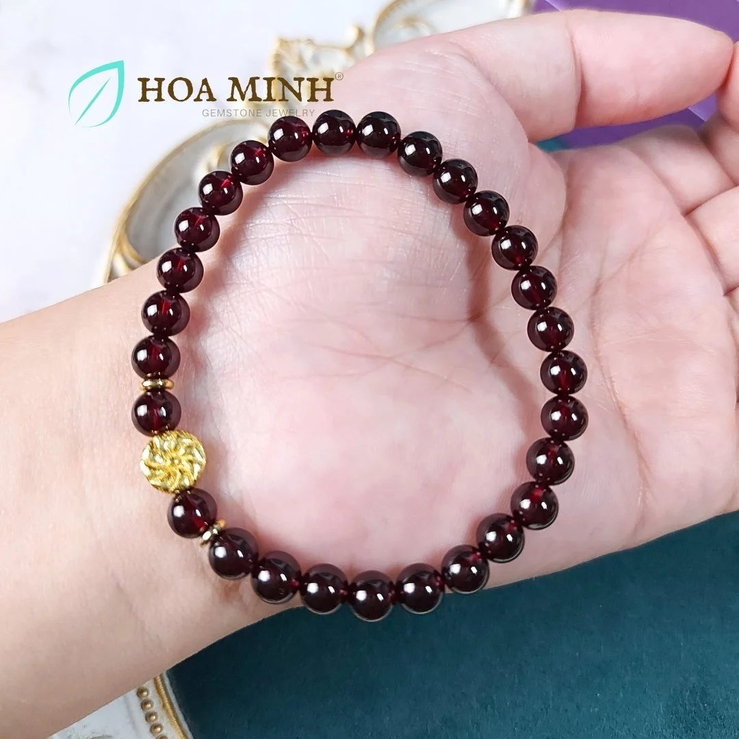 4-vong-tay-da-garnet-ngoc-hong-luu-size-6-3mm-phoi-charm-hoa-bac-xi-vang-cho-phong-thuy-menh-hoa-tho-hoa-minh-gem.jpg