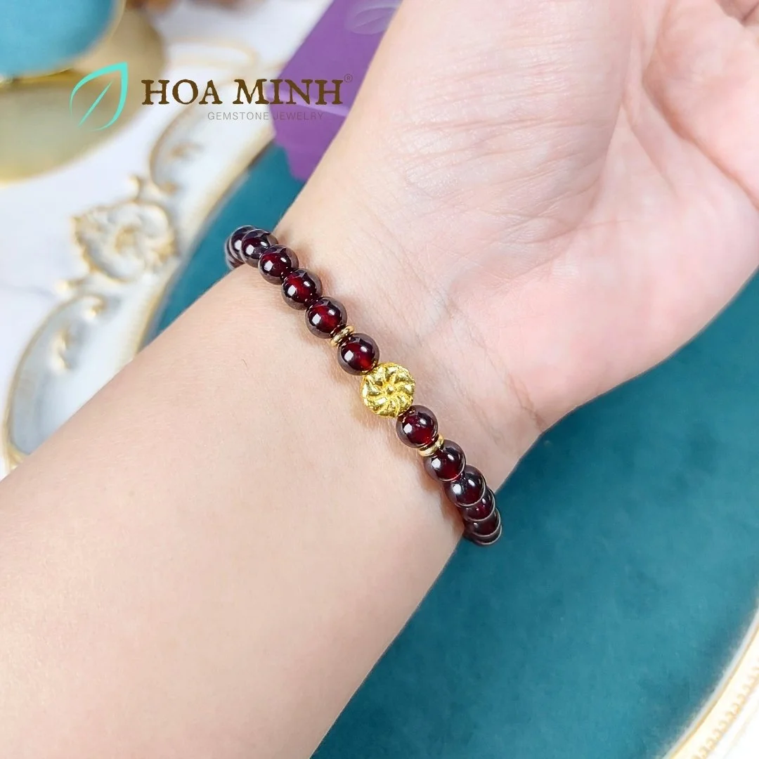 7-vong-tay-da-garnet-ngoc-hong-luu-size-6-3mm-phoi-charm-hoa-bac-xi-vang-cho-phong-thuy-menh-hoa-tho-hoa-minh-gem.jpg