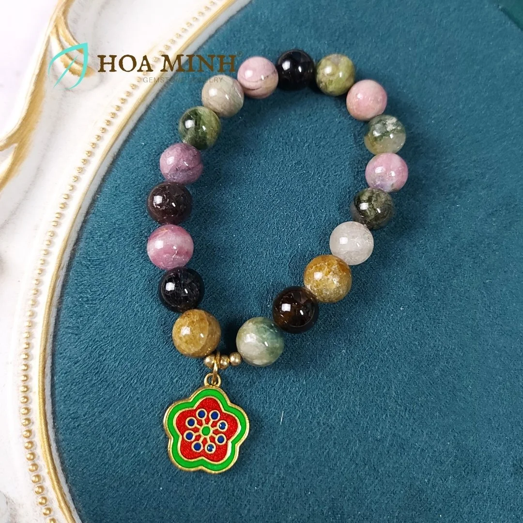 11-vong-da-tourmaline-tu-nhien-size-hat-10-li-mix-charm-hoa-mai-2-mat-phong-cach-thoi-trang-sang-trong--hoa-minh-gem.jpg