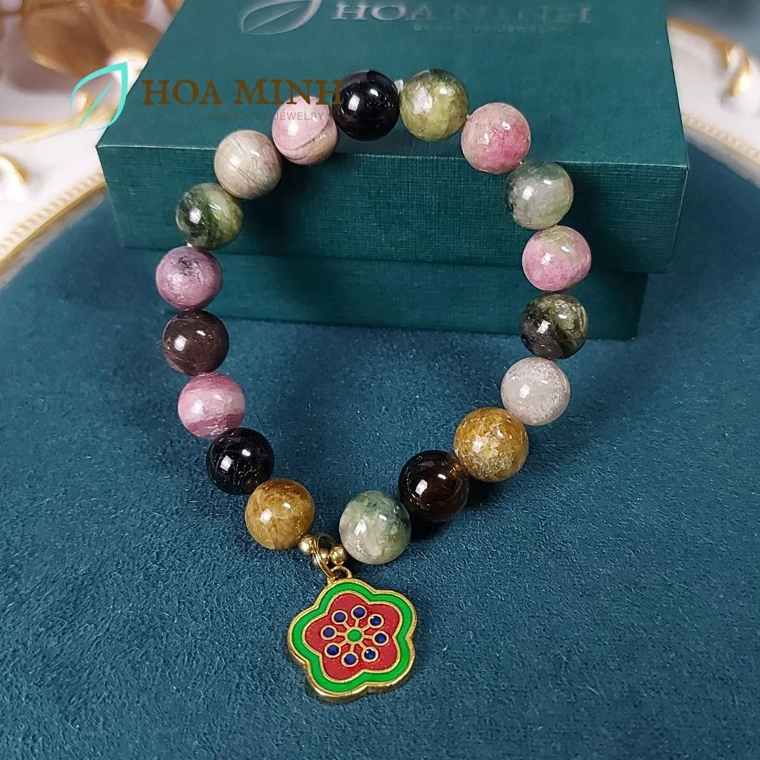 12-vong-da-tourmaline-tu-nhien-size-hat-10-li-mix-charm-hoa-mai-2-mat-phong-cach-thoi-trang-sang-trong--hoa-minh-gem.jpg