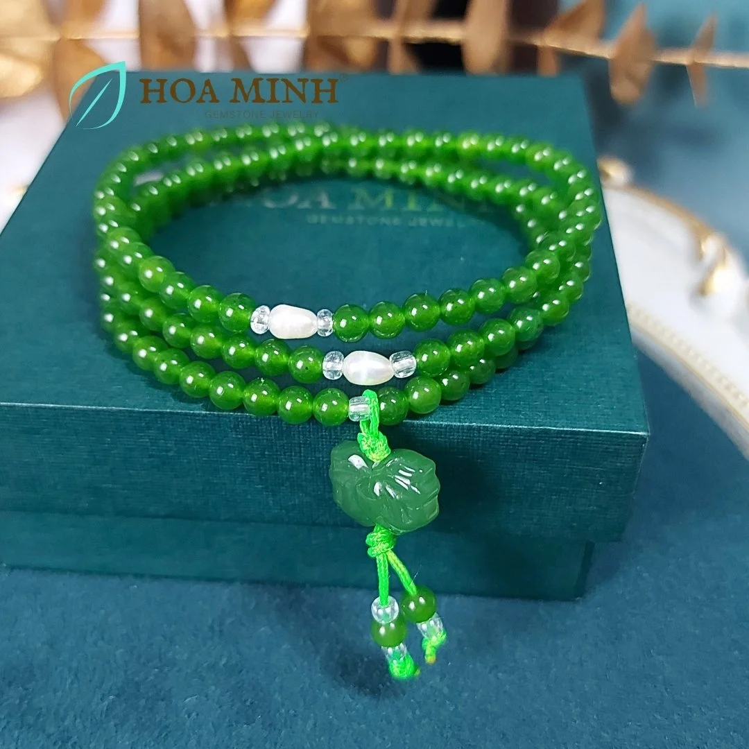 8-vong-tay-da-ma-nao-xanh-mau-ngoc-bich-size-4-5-li-kieu-quan-3-phoi-charm-hoa-sen-vien-ngoc-trai-nho-de-thuong-thoi-trang-cho-menh-moc-hoa-hoa-minh-gem.jpg