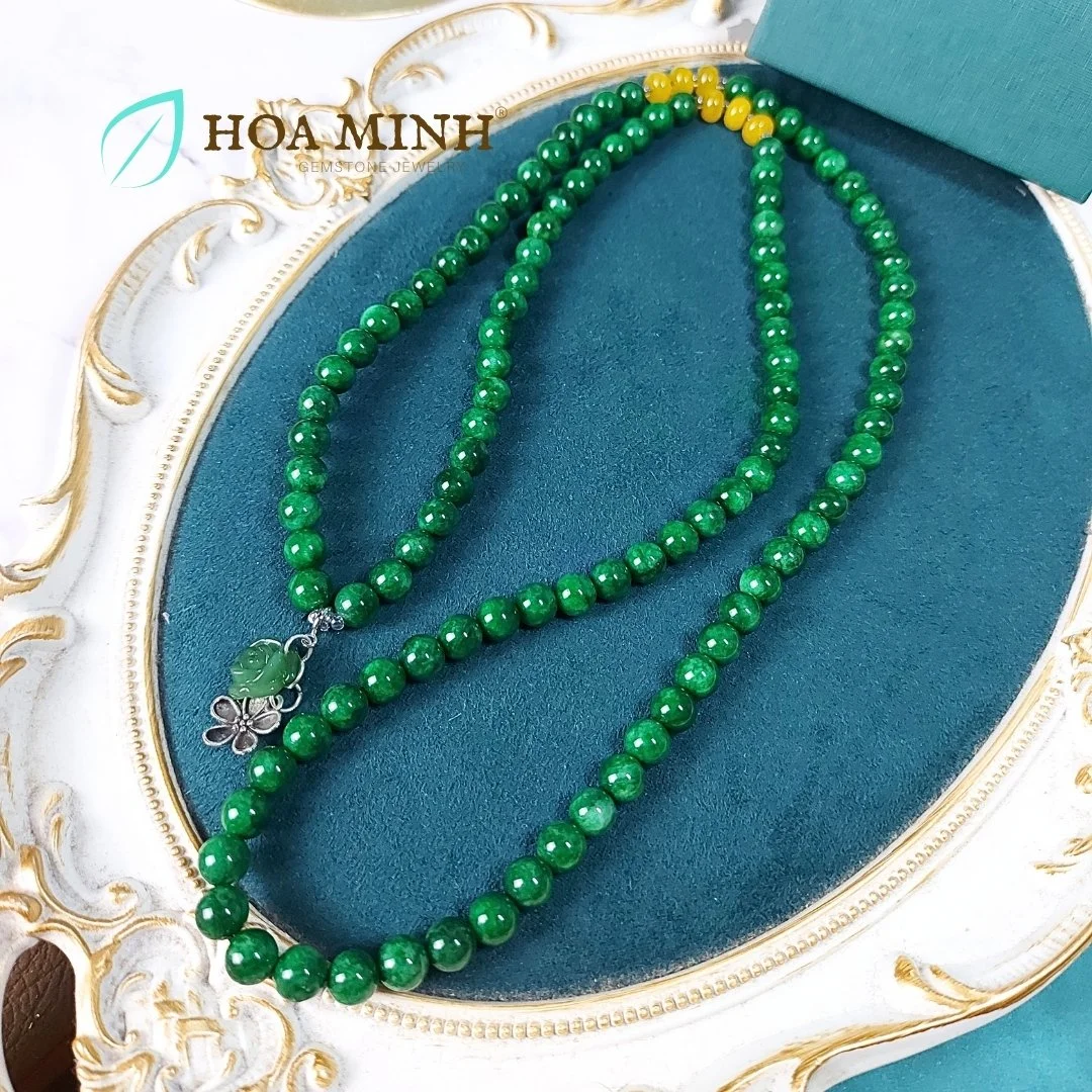 2-vong-chuoi-108-hat-cam-thach-son-thuy-size-hat-8-6-li-phoi-charm-hoa-hong-banh-xe-ma-nao-vang-phong-cach-thanh-tinh-binh-an-hoa-minh-gem.jpg