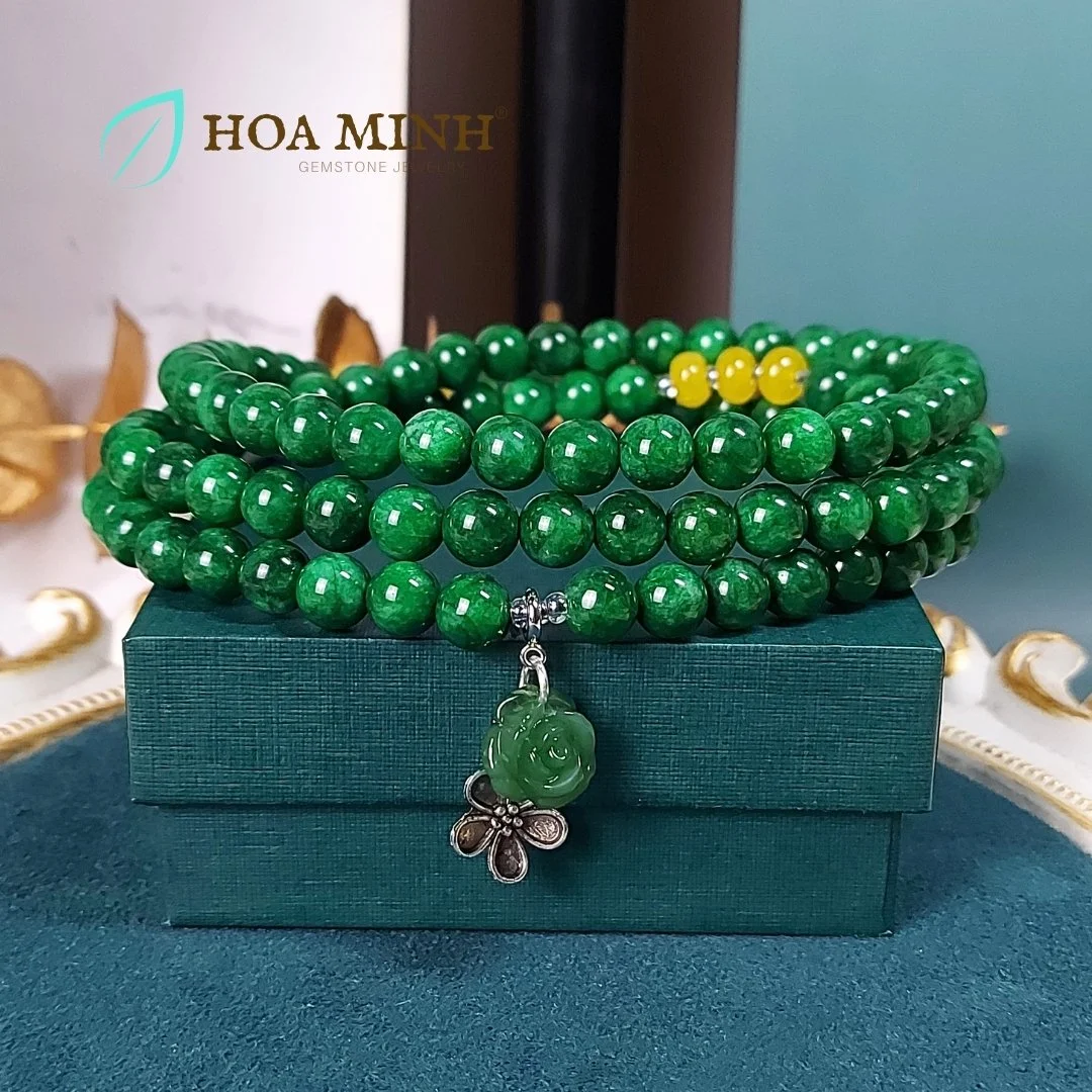 4-vong-chuoi-108-hat-cam-thach-son-thuy-size-hat-8-6-li-phoi-charm-hoa-hong-banh-xe-ma-nao-vang-phong-cach-thanh-tinh-binh-an-hoa-minh-gem.jpg
