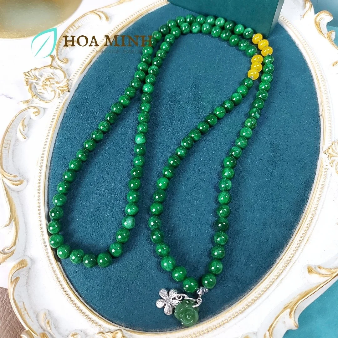 11-vong-chuoi-108-hat-cam-thach-son-thuy-size-hat-8-6-li-phoi-charm-hoa-hong-banh-xe-ma-nao-vang-phong-cach-thanh-tinh-binh-an-hoa-minh-gem.jpg
