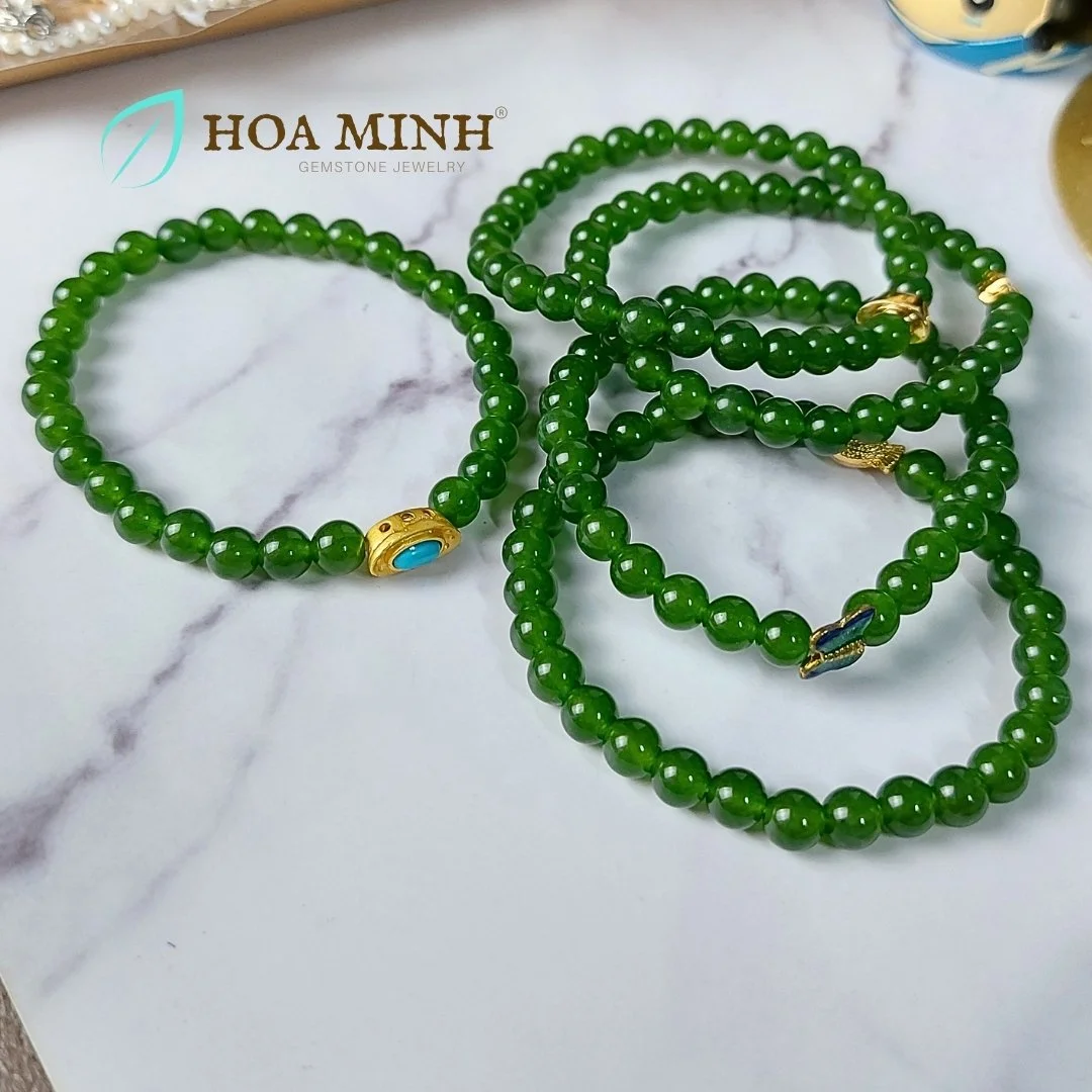 Vòng tay đá Mã Não màu xanh ngọc bích size hạt 6 li phối charm các kiểu rất xinh xắn