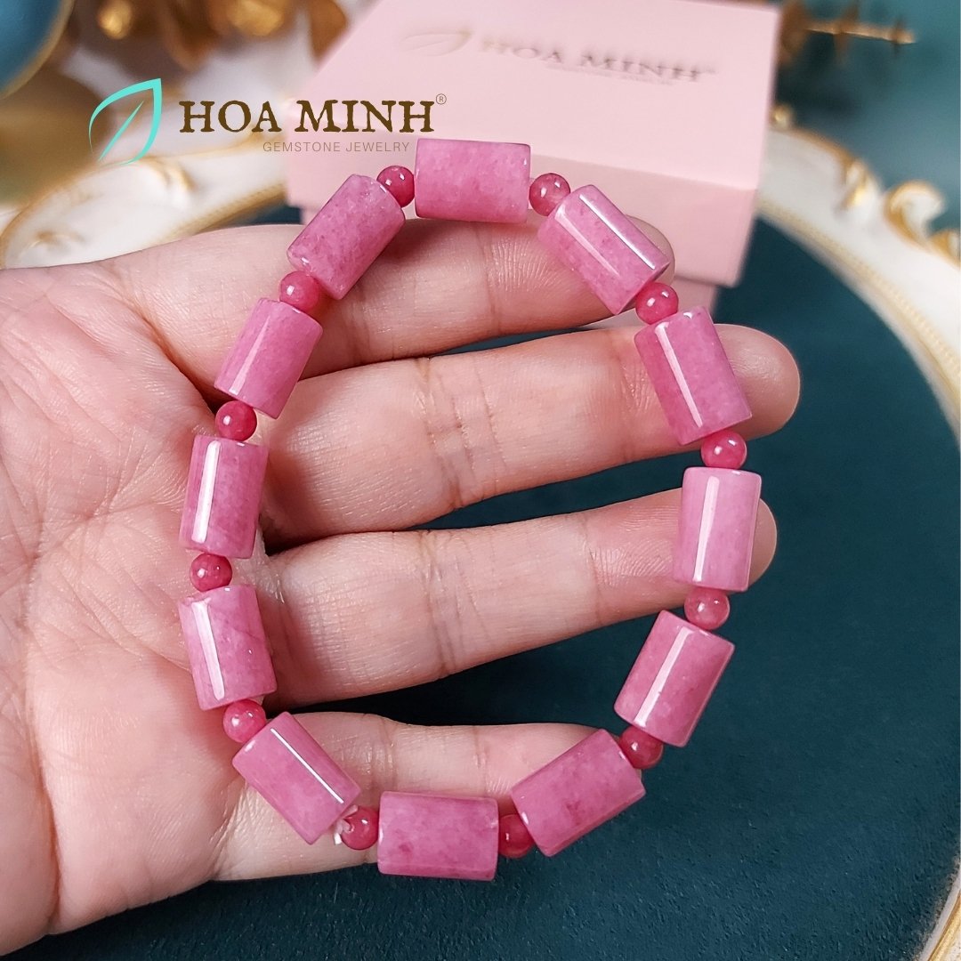 3-vong-tay-phong-thuy-da-ma-nao-mau-hong-dao-kieu-lu-thong-size-8x12-li-phoi-xen-ke-vien-ma-nao-tron-nho-4-li-thoi-trang-thanh-lich-hoa-minh-gem.jpg
