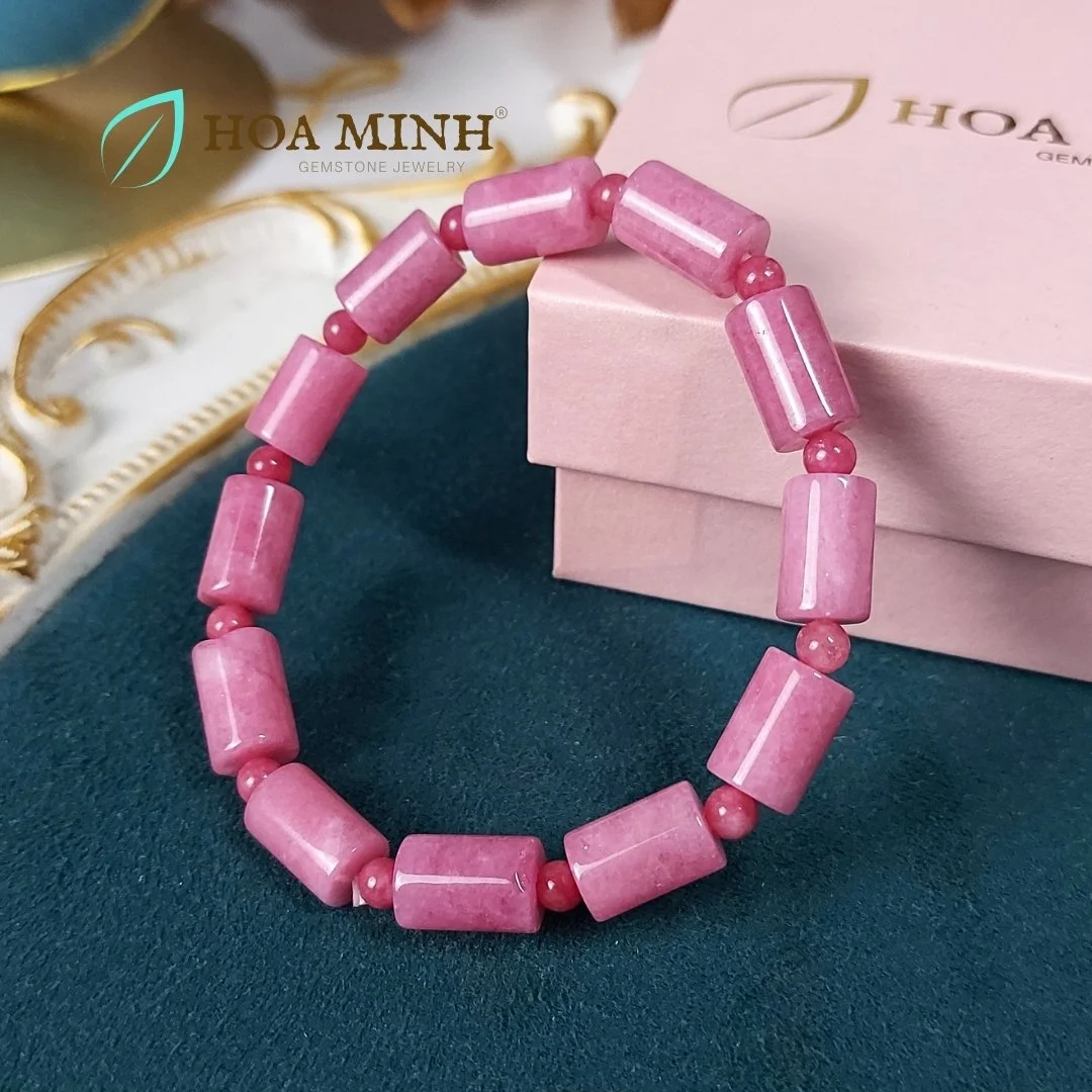 Vòng tay phong thủy đá Mã Não màu hồng đào kiểu lu thống size 8x12 li phối xen kẽ viên mã não tròn nhỏ 4 li thời trang, thanh lịch