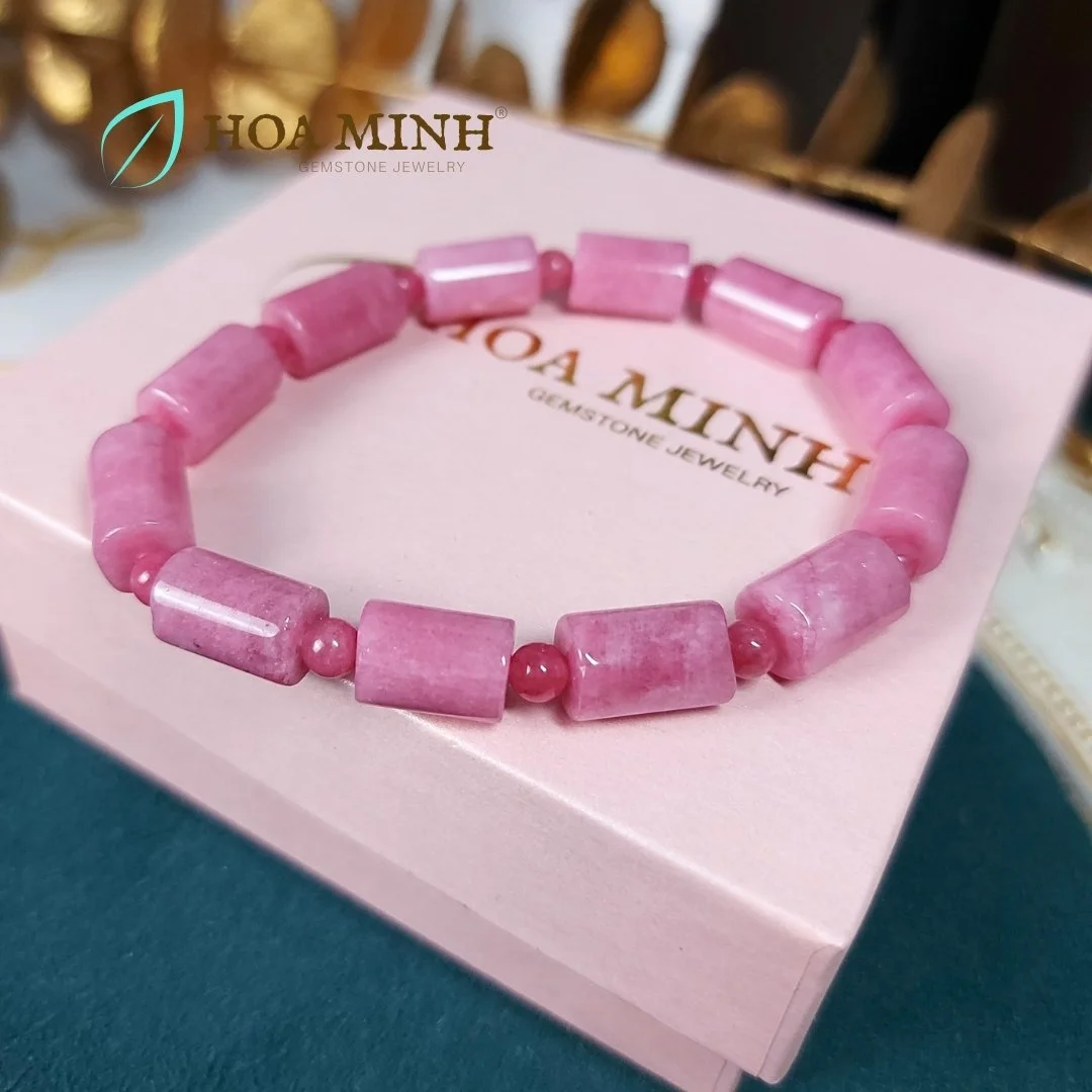 5-vong-tay-phong-thuy-da-ma-nao-mau-hong-dao-kieu-lu-thong-size-8x12-li-phoi-xen-ke-vien-ma-nao-tron-nho-4-li-thoi-trang-thanh-lich-hoa-minh-gem.jpg