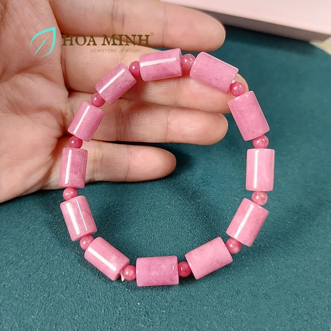 8-vong-tay-phong-thuy-da-ma-nao-mau-hong-dao-kieu-lu-thong-size-8x12-li-phoi-xen-ke-vien-ma-nao-tron-nho-4-li-thoi-trang-thanh-lich-hoa-minh-gem.jpg