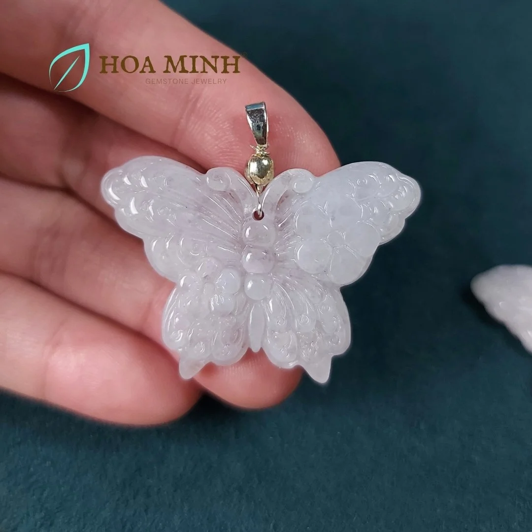 4-mat-day-da-cam-thach-bach-ngoc-kieu-ho-diep-xinh-xan-size-25x38mm-phong-thuy-may-man-an-lanh-g136osmd-hoa-minh-gem.jpg