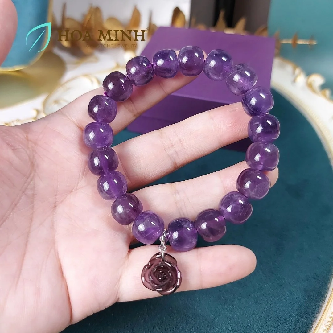 3-vong-tay-da-thach-anh-tim-amethyst-tu-nhien-size-hat-11-li-phoi-charm-treo-hoa-hong-da-tim-phong-cach-hoang-gia-thoi-trang-hoa-minh-gem.jpg