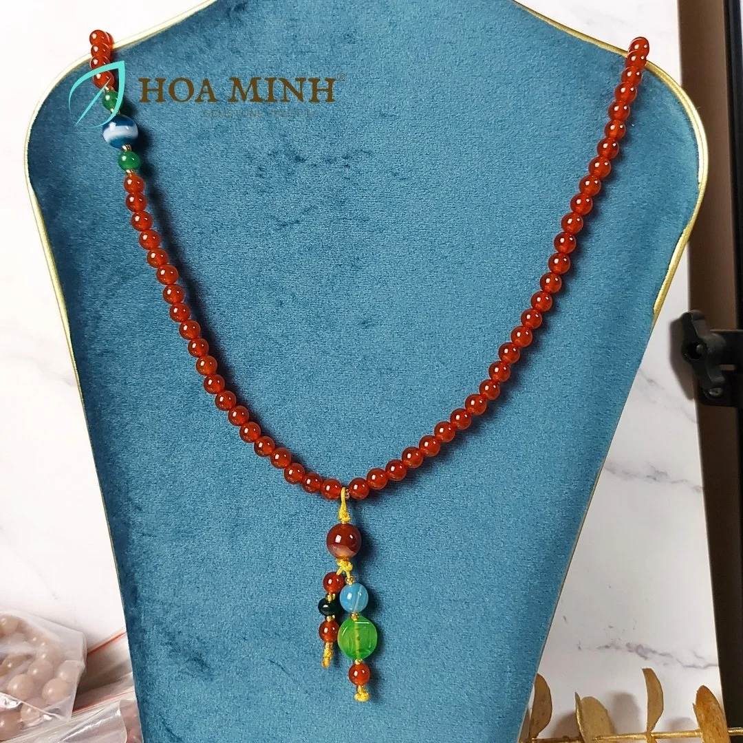 4-vong-tay-chuoi-108-hat-ma-nao-do-size-6-li-phoi-cac-loai-da-ma-nao-khac-phong-cach-trang-nha-binh-an-hoa-minh-gem.jpg