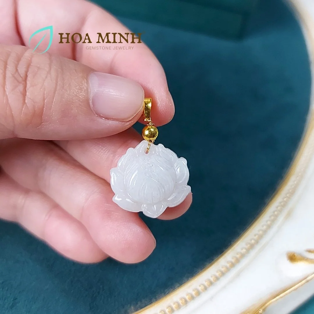 5-mat-day-da-cam-thach-trang-cham-hoa-sen-size-17x18-8mm-phong-thuy-cat-lanh-may-man-g134osmd-hoa-minh-gem.jpg
