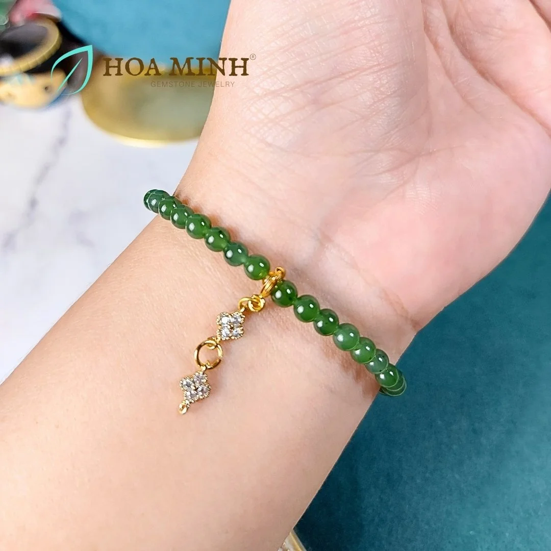 5-vong-tay-ngoc-bich-tu-nhien-size-mini-47-li-phoi-charm-treo-co-4-la-dinh-da-bi-cat-giac-xinh-xan-khong-ken-menh--hoa-minh-gem.jpg