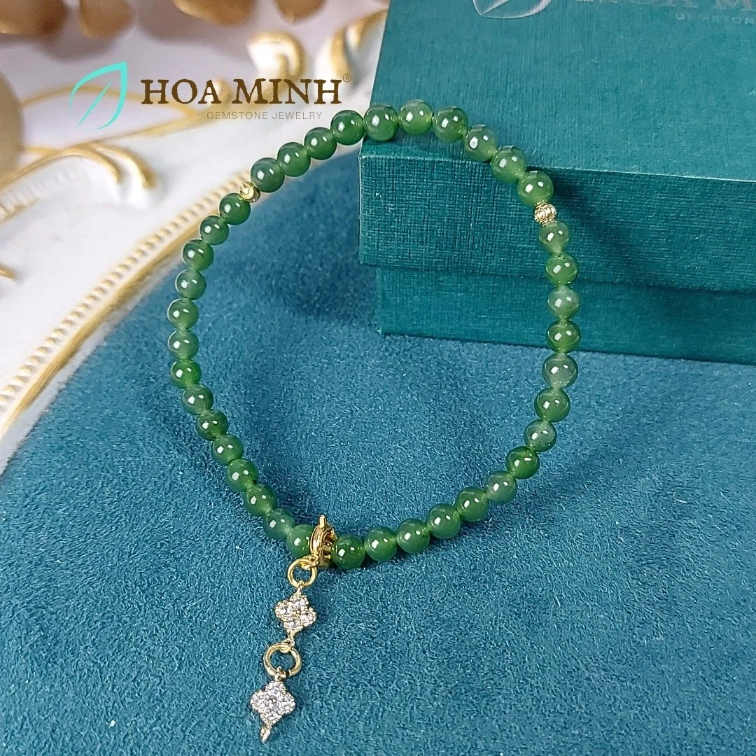 6-vong-tay-ngoc-bich-tu-nhien-size-mini-47-li-phoi-charm-treo-co-4-la-dinh-da-bi-cat-giac-xinh-xan-khong-ken-menh--hoa-minh-gem.jpg