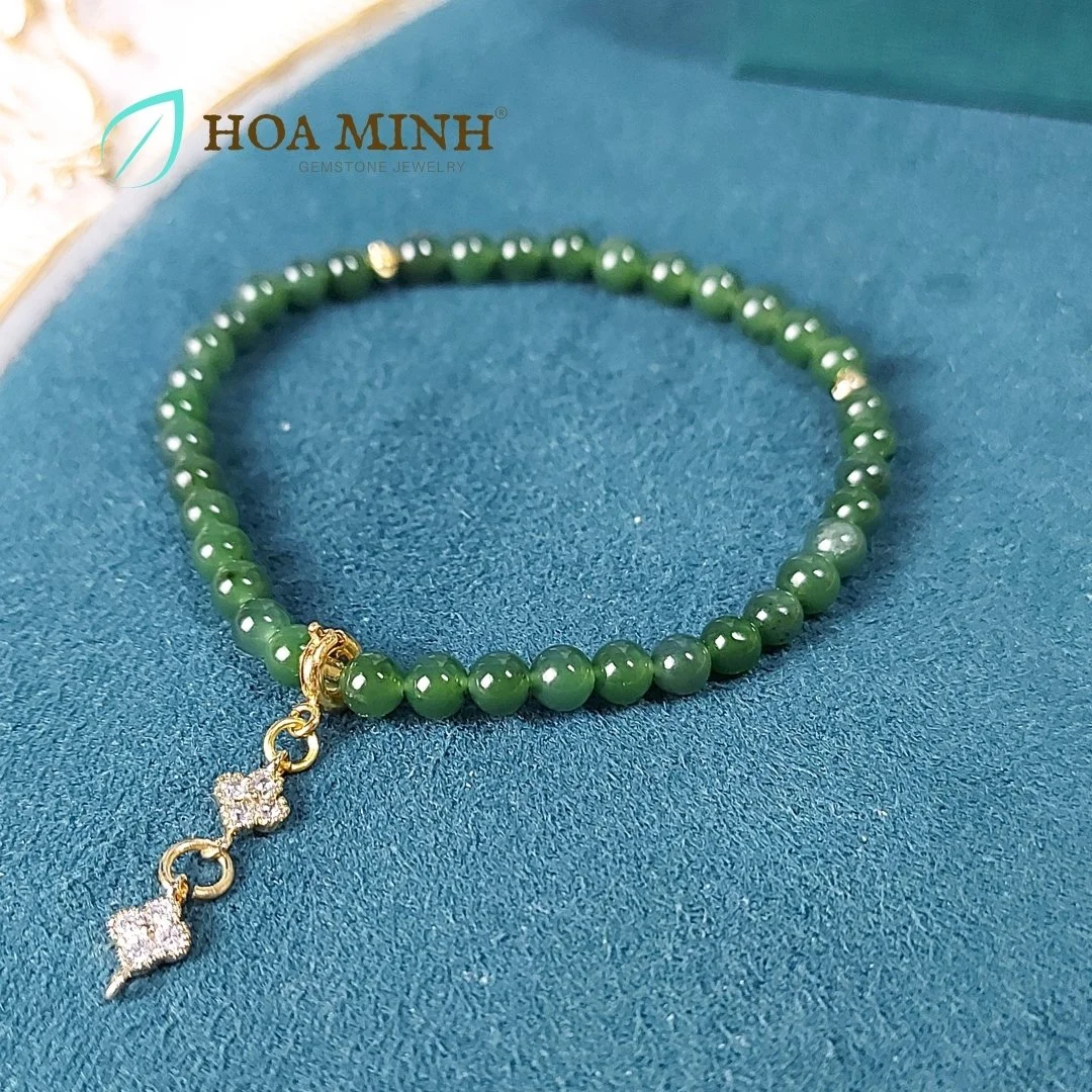 9-vong-tay-ngoc-bich-tu-nhien-size-mini-47-li-phoi-charm-treo-co-4-la-dinh-da-bi-cat-giac-xinh-xan-khong-ken-menh--hoa-minh-gem.jpg