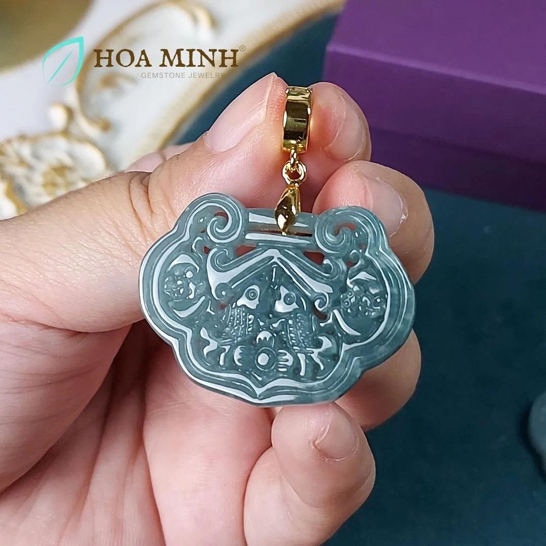 6-mat-day-chuyen-da-cam-thach-lam-ngoc-cham-khac-kieu-khoa-truong-menh-size-26x37mm-an-lanh-cat-tuong-hoa-minh-gem.jpg