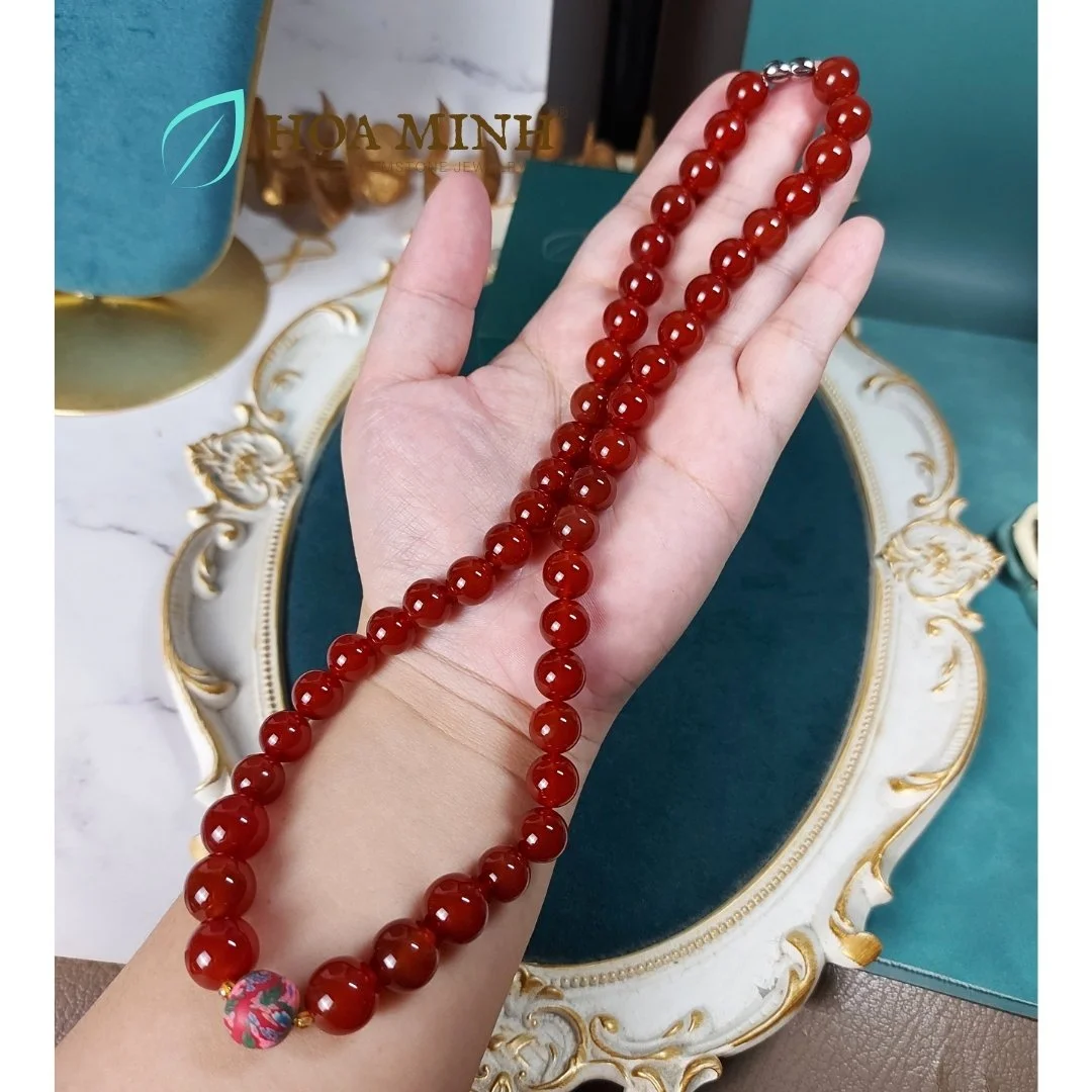 6-chuoi-deo-co-da-ma-nao-do-man-dam-vip-size-hat-10-12-li-phoi-vien-dat-set-hoa-phong-cach-truyen-thong-nen-na-duyen-dang-hoa-minh-gem.jpg