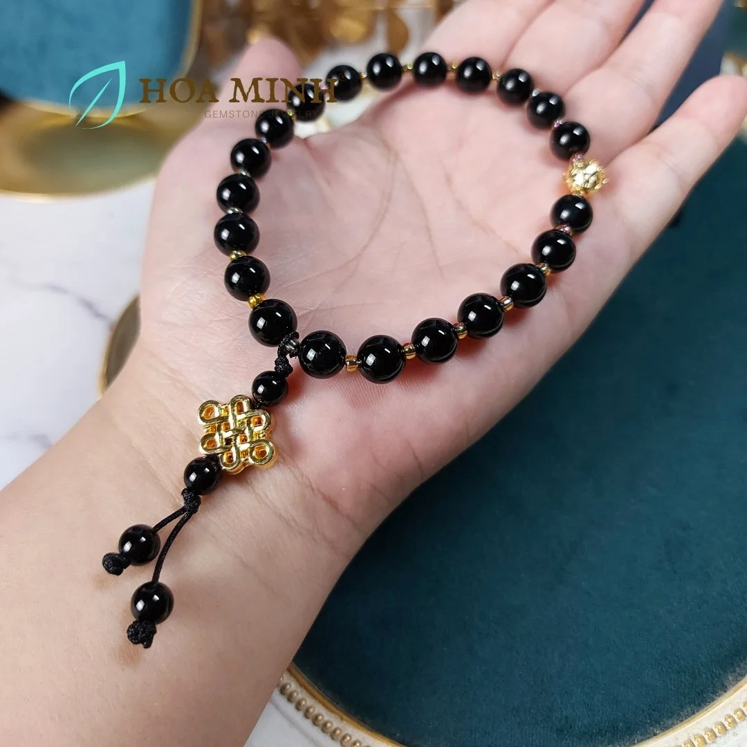 3-vong-chuoi-niem-21-vien-da-ma-nao-den-size-hat-8-li-phoi-charm-bi-vang-charm-nut-cat-tuong-xi-vang-binh-an-hoa-minh-gem.jpg