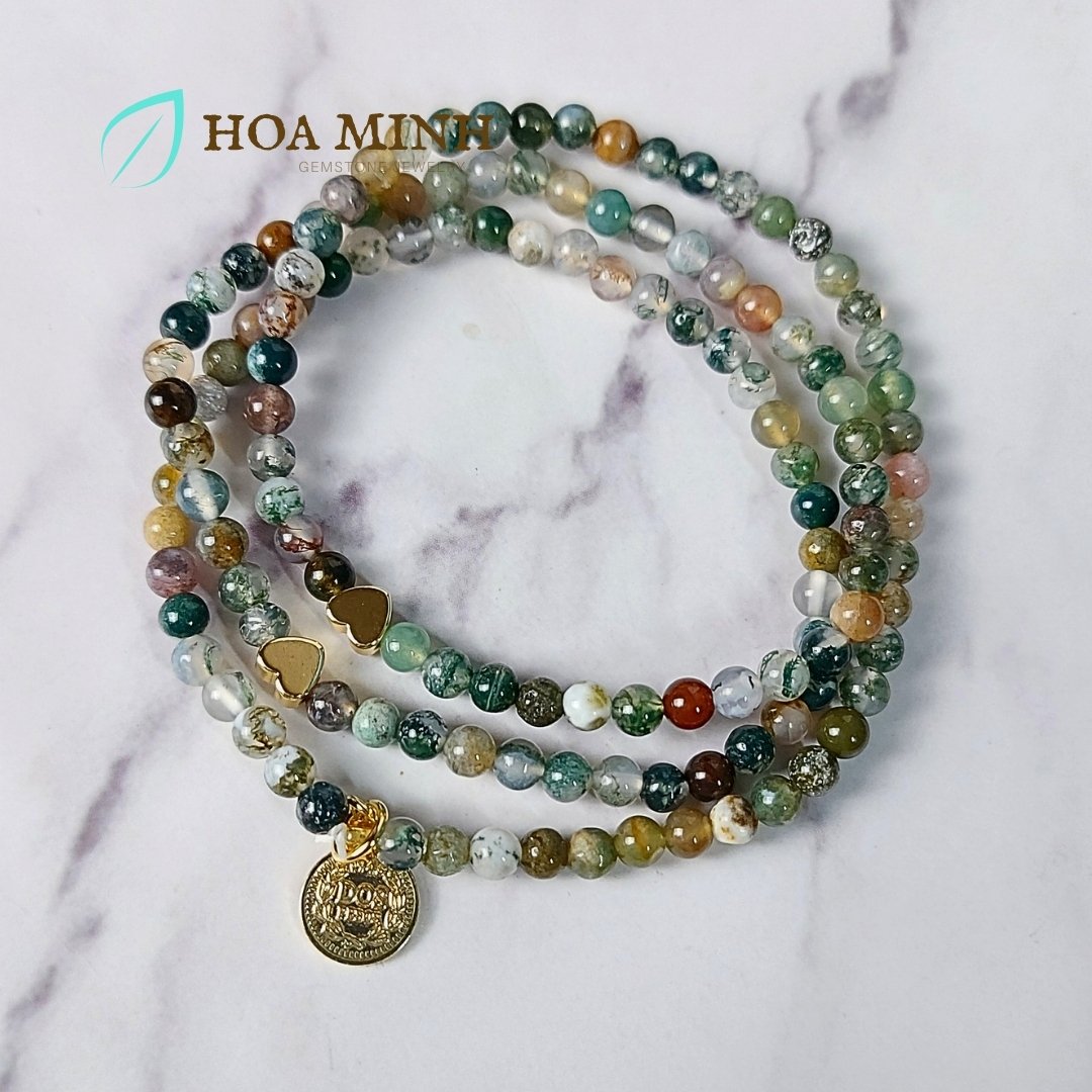 Vòng tay quấn 3 đá Chalcedony size hạt mini 4.5 li đa sắc phối charm trái tim, đồng xu nữ hoàng thanh lịch