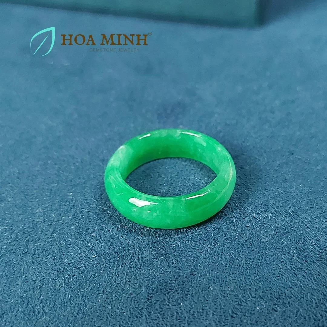9-nhan-da-cam-thach-xanh-ly-vip-day-nhan-6-8-li-size-dk-19mm-phong-cach-thoi-trang-thanh-lich-hoa-minh-gem.jpg