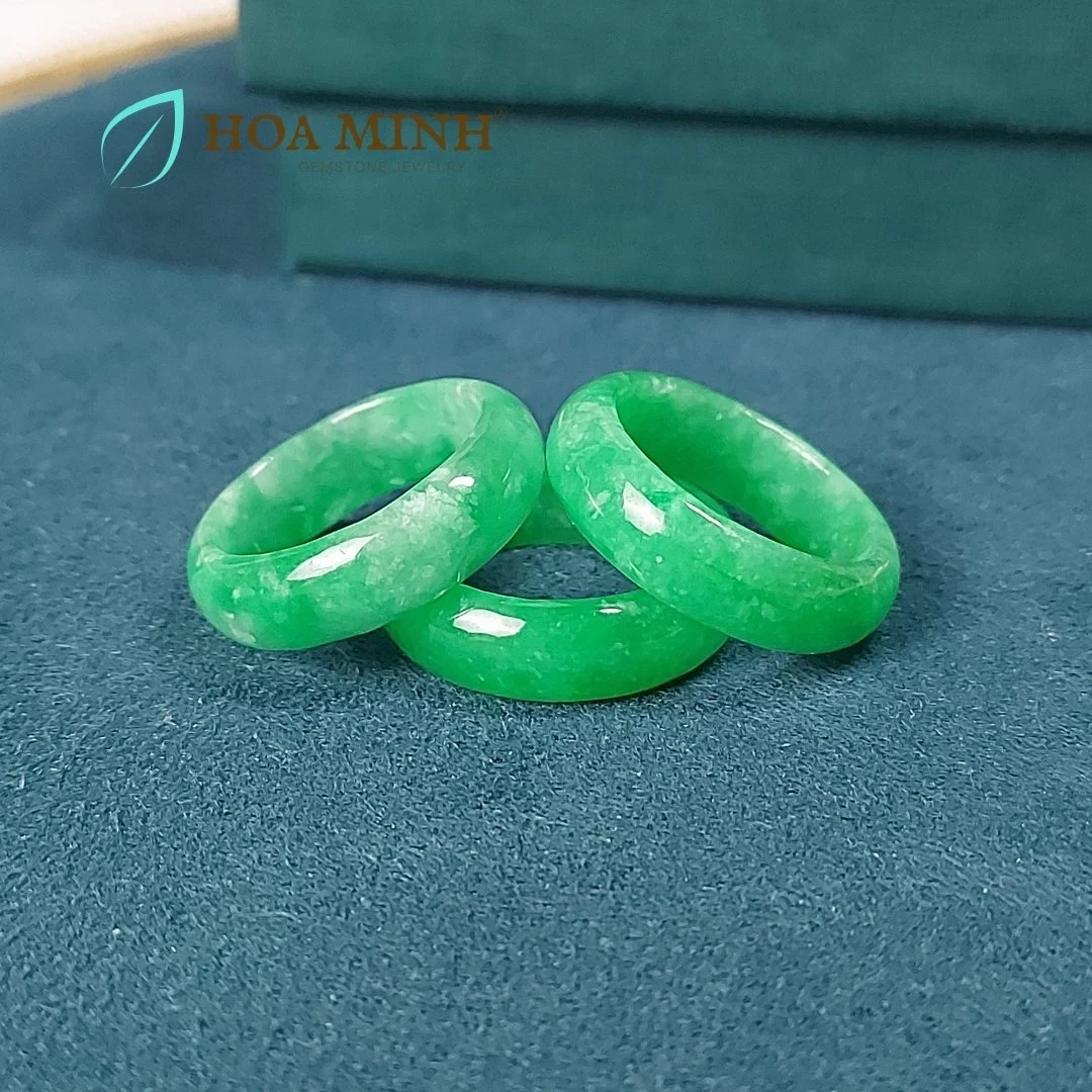11-nhan-da-cam-thach-xanh-ly-vip-day-nhan-6-8-li-size-dk-19mm-phong-cach-thoi-trang-thanh-lich-hoa-minh-gem.jpg