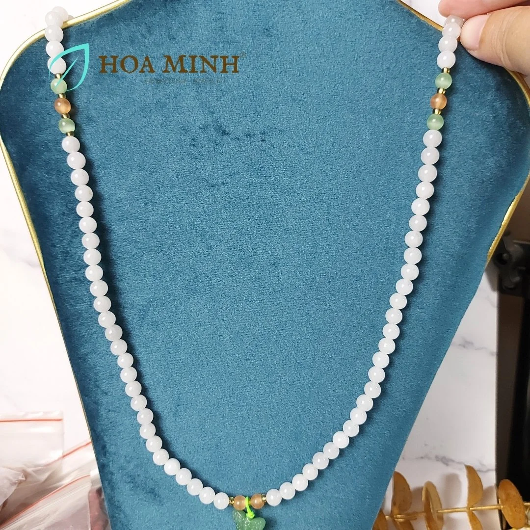 4-vong-chuoi-108-vien-da-ma-nao-trang-size-6-li-phoi-vien-da-mat-meo-charm-buom-ho-diep-ma-nao-thanh-khiet-binh-an-hoa-minh-gem.jpg