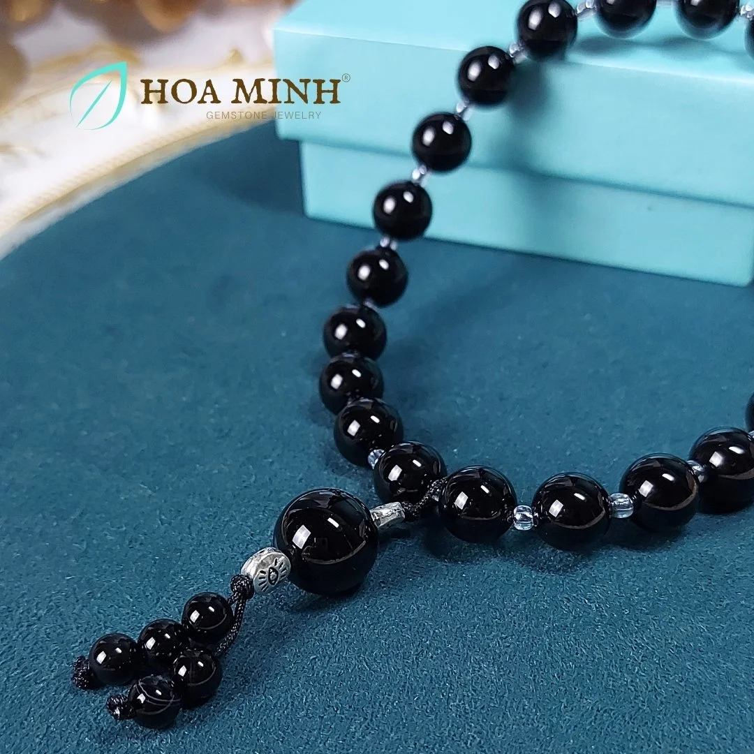 6-chuoi-niem-21-vien-da-ma-nao-den-size-hat-10-li-phoi-charm-bi-xi-bac-hoa-minh-gem.jpg