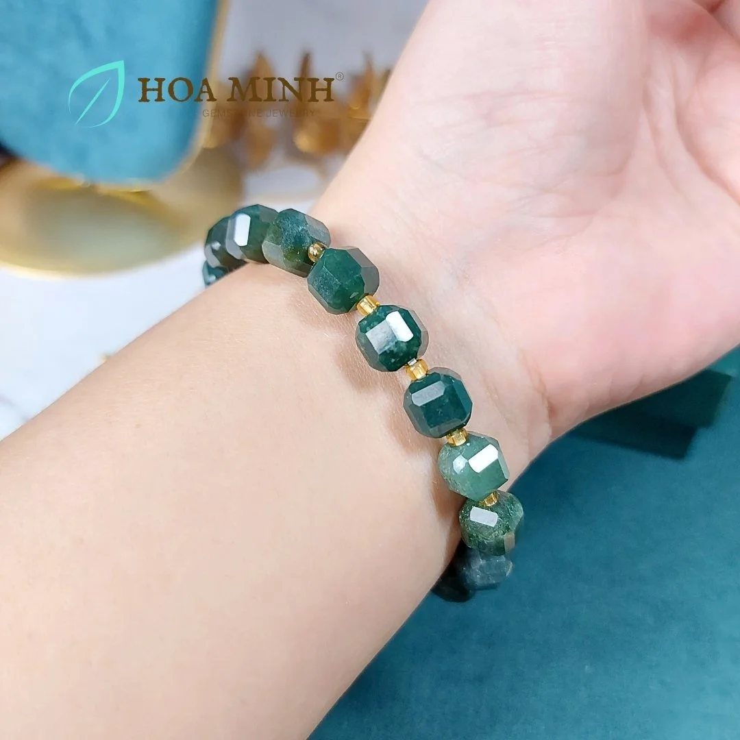 7-vong-tay-da-chalcedony-xanh-la-cay-kieu-hat-vuong-cat-giac-size-9-2-li-xen-ke-hat-cuom-doc-dao-thoi-trang-phong-thuy-menh-moc-hoa-hoa-minh-gem.jpg