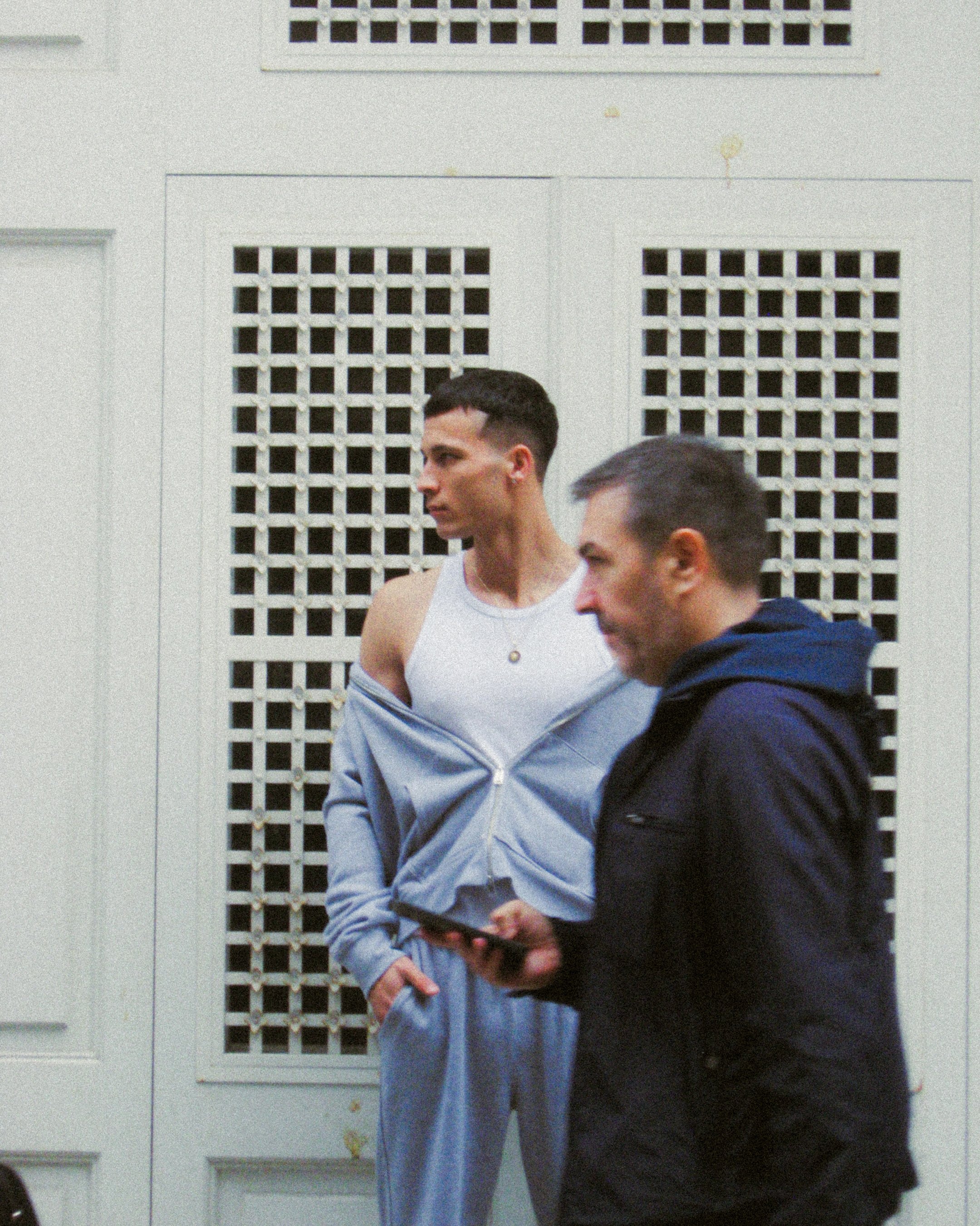 jwleg51jzv.jpg