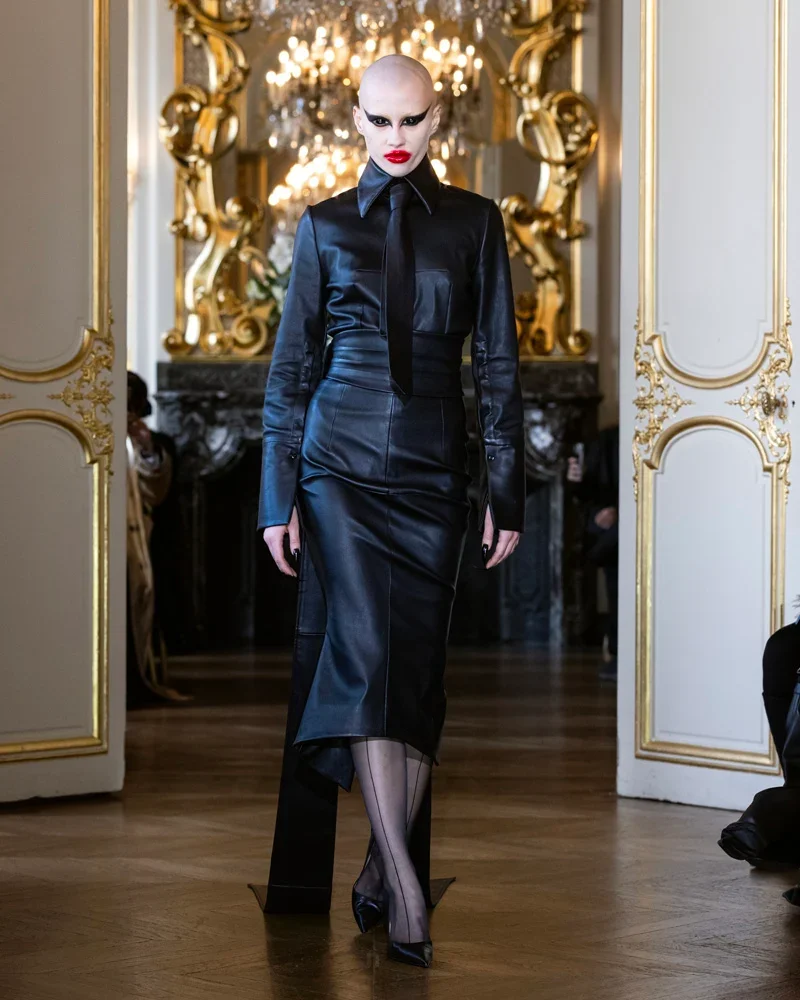 04 Show Mattieresfecales Paris.WEBP