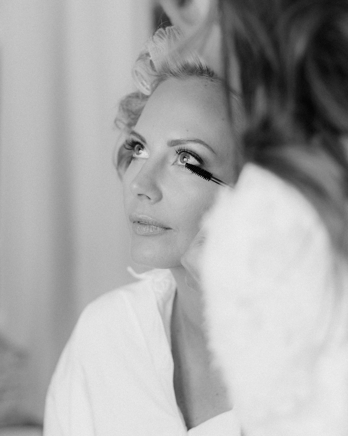 Getting Ready moments ✨ 

#gettingready #austrianwedding #heirateninsalzburg #salzburgfotografin #wedding #weddingseason #weddingphotographer #weddingphotographeraustria #letscreatesomemagic #moreamore