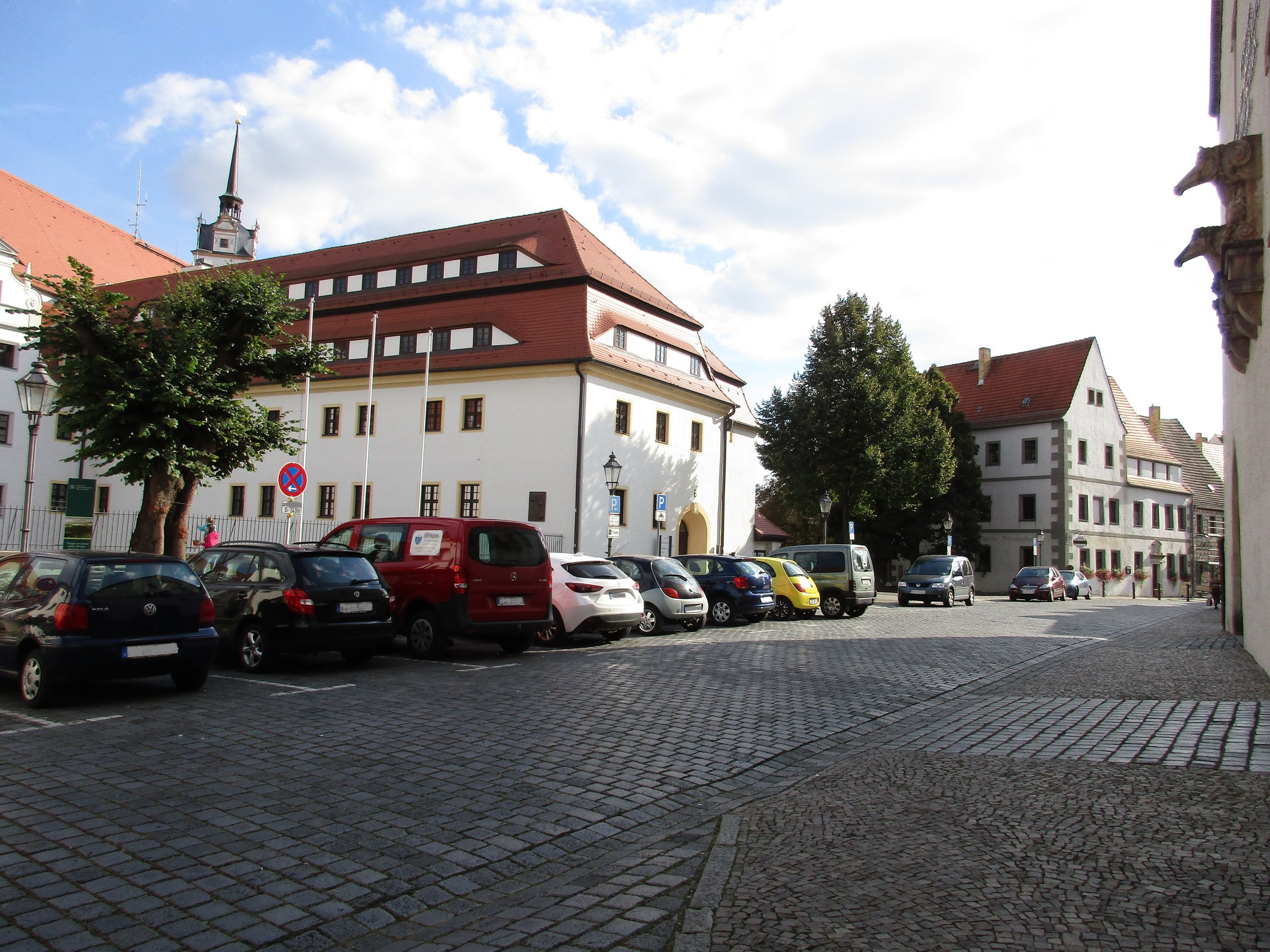 Schlossvorplatz mit Blick auf die Schlossstraßae